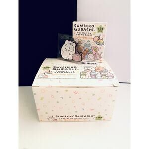 Sumikkogurashi My Mysterious Friend Rubber Charm Keychain Shirokuma & Furoshiki